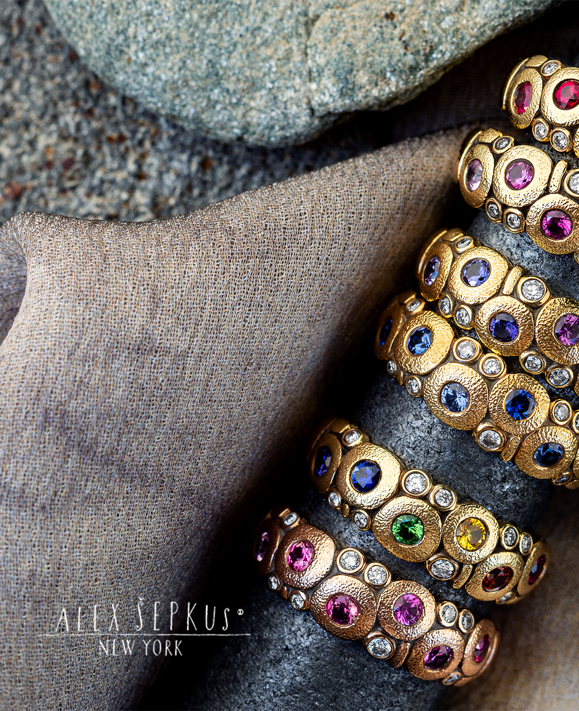 slider_SG_mobile_lucy